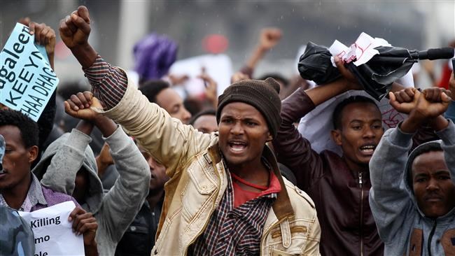 Protesters chant slogans during a demonstration in Ethiopia’s capital, Addis Ababa, August 6, 2016. (Photo by Reuters)